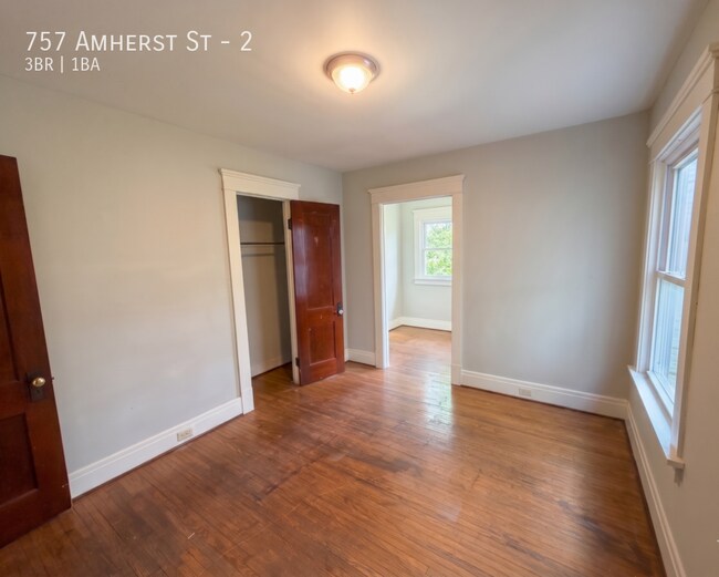 Building Photo - 757 Amherst St