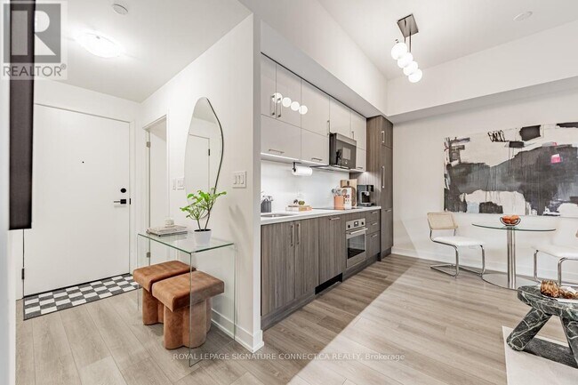 Photo du bâtiment - 8119-8119 Birchmount Rd
