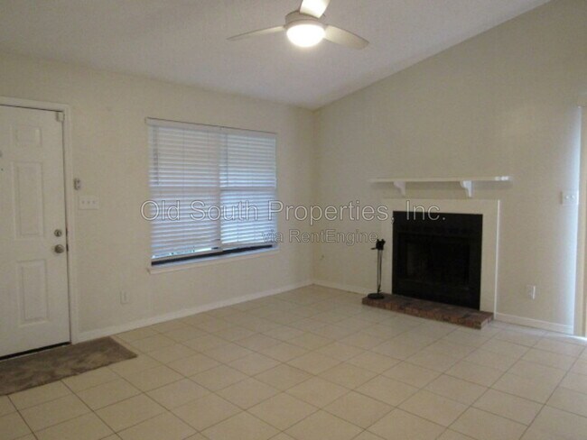 Foto del edificio - 3328 Pine Forest Rd