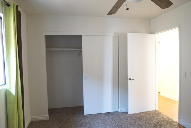 Building Photo - 53805 Avenida Martinez