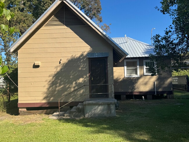 Photo - 4863 Douglas Ave House