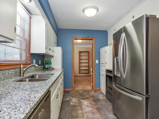 Foto del edificio - 6012 Xerxes Ave S