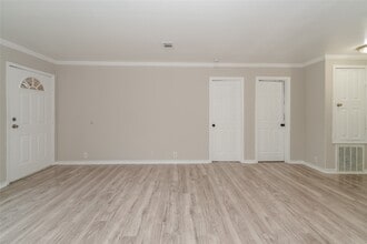 Building Photo - 829 Marjorie St