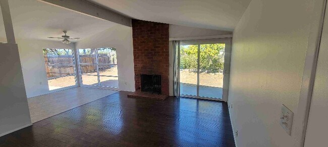 Foto del edificio - 9552 Fermi Ave