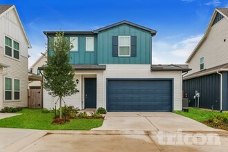 Building Photo - 9835 Willow Creek Commerce Dr