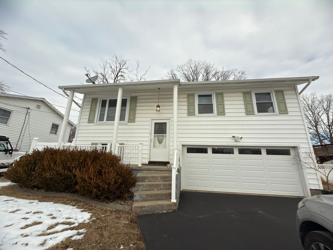 Primary Photo - Charming 3-Bedroom, 2-Bath Home in Scotia, NY