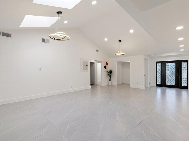 Building Photo - 4321 Cobblers Ln