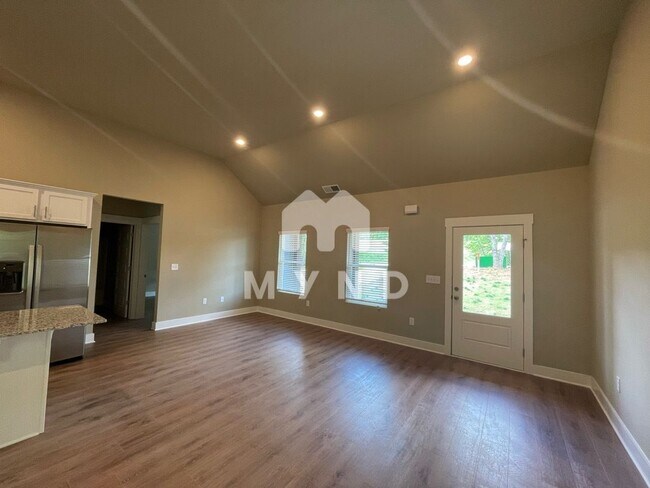 Building Photo - 2439 Crosstown Pkwy