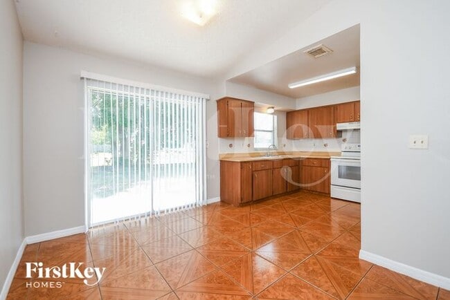 Building Photo - 842 Valnera Ct
