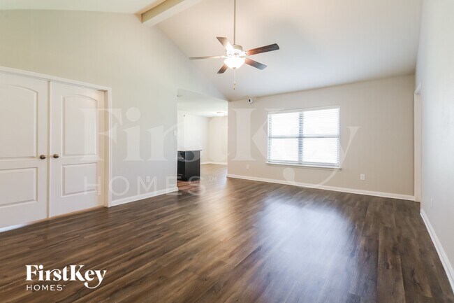 Foto del edificio - 14219 Chaps Dr