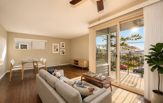Foto del edificio - North Beacon Hill 1 Bedroom Apartment for Rent | Beacon Hill Light Rail Access, Balcony, Hardwood...