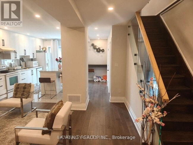 Building Photo - 118 Courcelette Rd