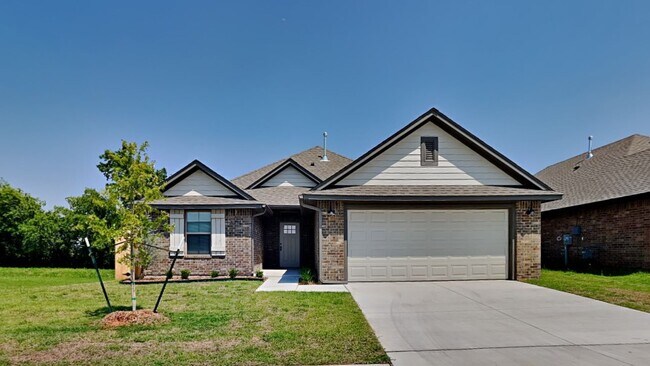 Building Photo - Very Nice 4 Bedroom 2 Bath Home in Yukon Schools