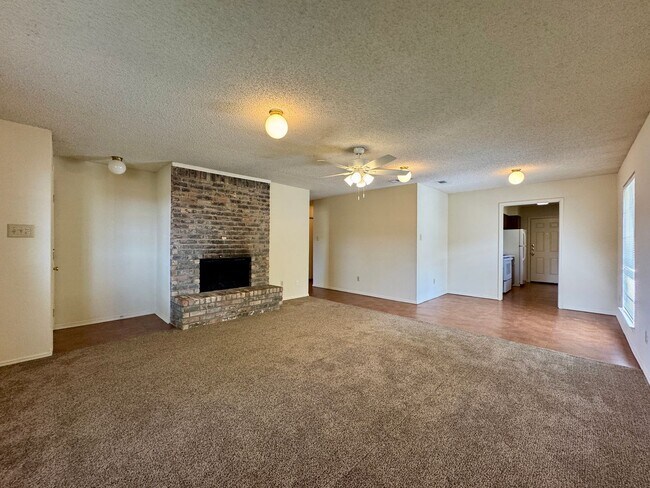Building Photo - Duplex