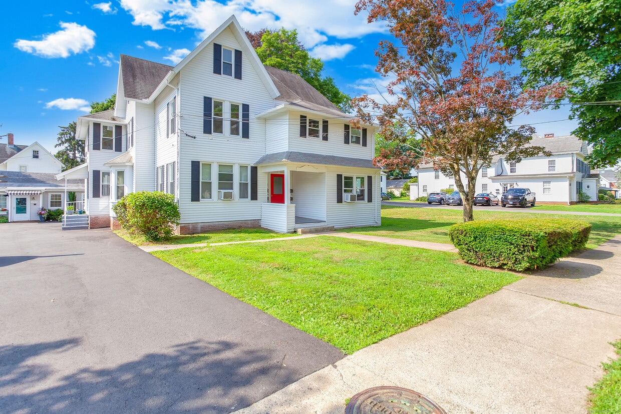 Primary Photo - 117 S Main St