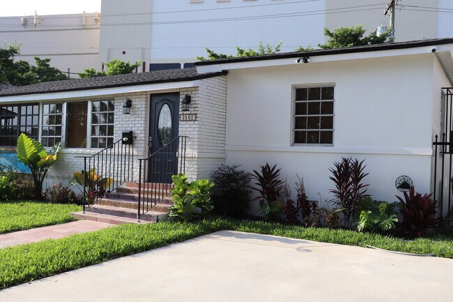 Foto del edificio - 2502 SW 27th St