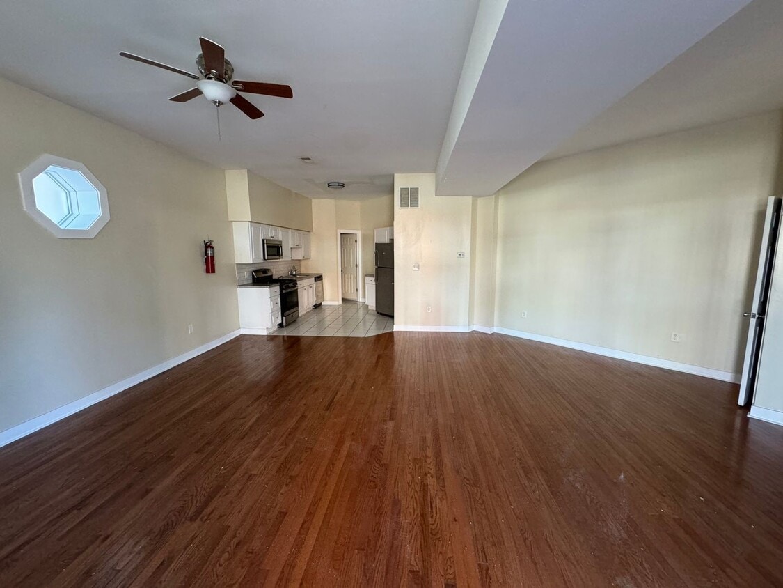 Primary Photo - Spacious 2-Bed, 1.5-Bath Home in the Heart...