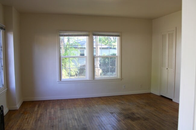 Building Photo - 1309 Princeton Ave N