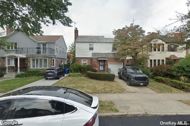 Primary Photo - 73-46-7192 192nd St
