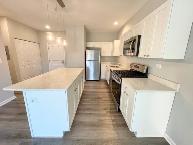 Building Photo - 301 N Madison St