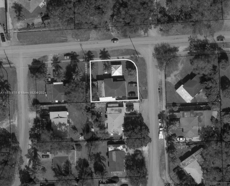 Building Photo - 1100 NW 151st St