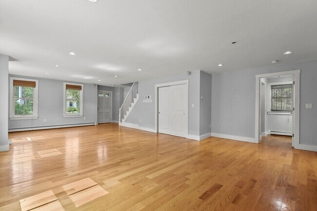 Foto del edificio - 114 Old Oaken Bucket Rd