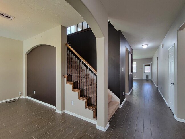 Foto del edificio - 805 Arlington Pointe Dr