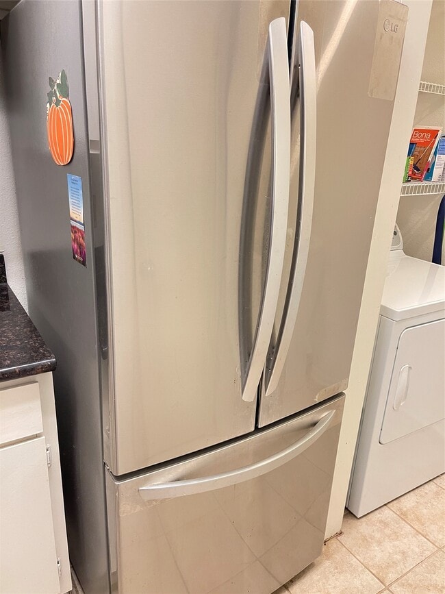 Building Photo - 2800 Jeanetta St