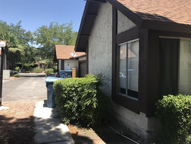 Building Photo - 4463 Buena Vista Dr