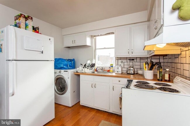 Building Photo - 2239 S 15th St