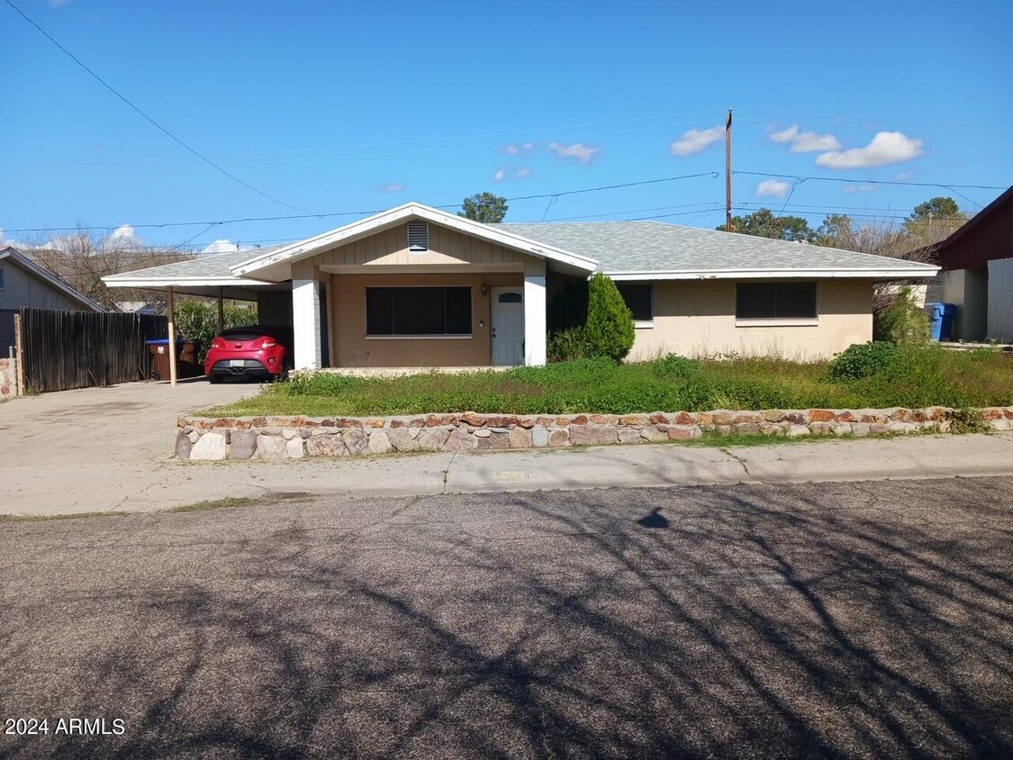 Primary Photo - 334 Essex Rd