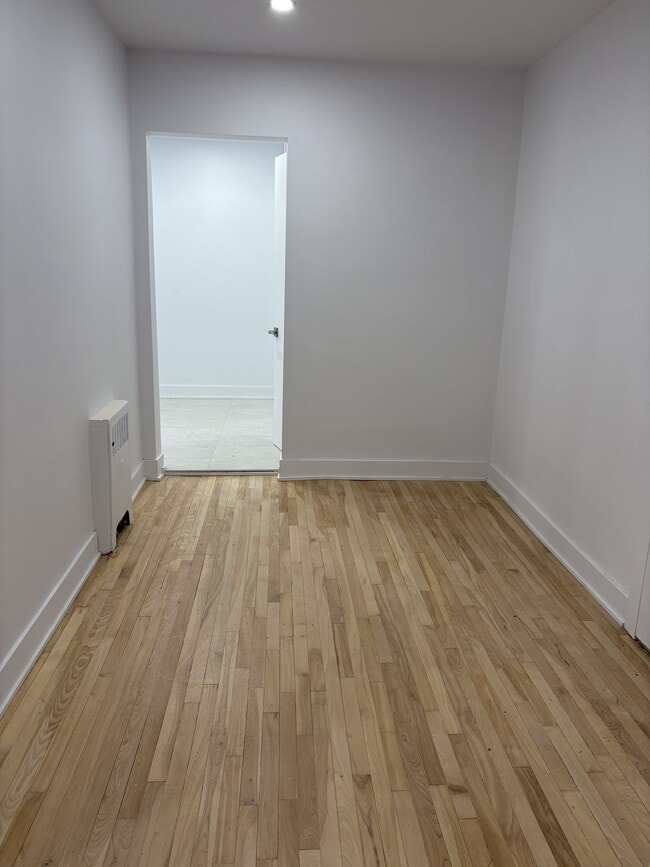 Building Photo - 4860 Plamondon Ave