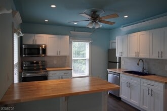 Building Photo - 96 High St