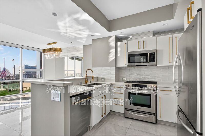 Foto principal - 321 Tenth Ave