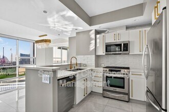 Building Photo - 321 Tenth Ave