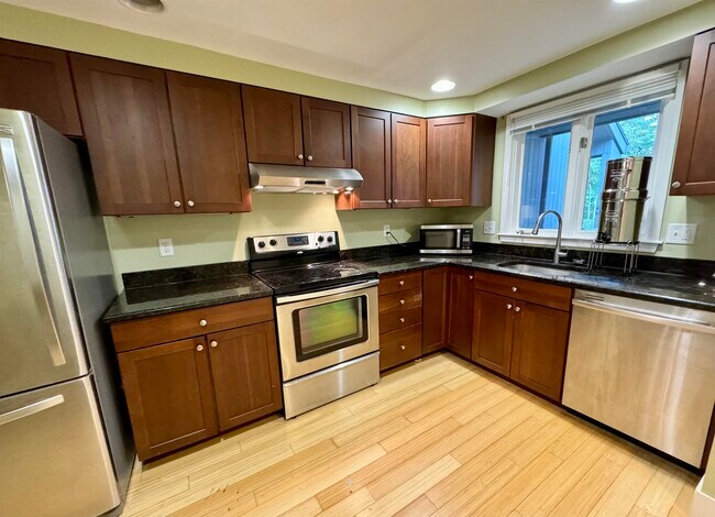 Foto del edificio - 34 Brookside Dr