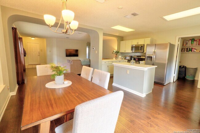 Foto del edificio - 7138 Valewood View