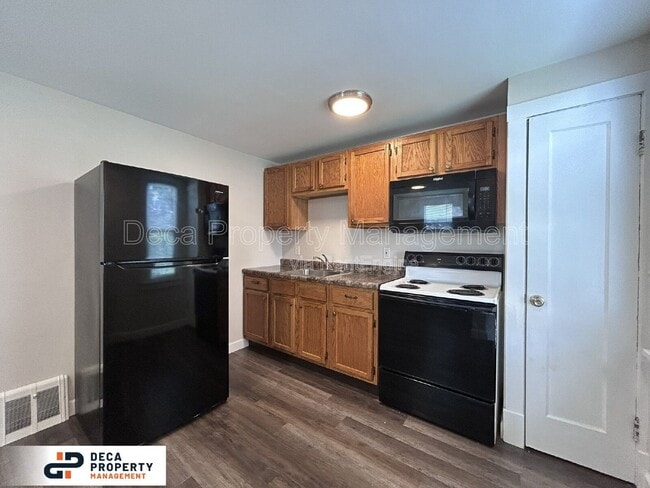 Building Photo - 4930 Tiemann Ave
