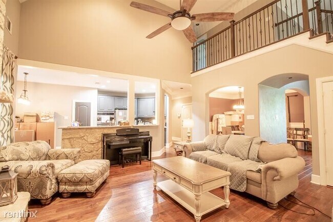 Foto del edificio - 4 br, 3 bath House - 4912 Cedar St UNIT