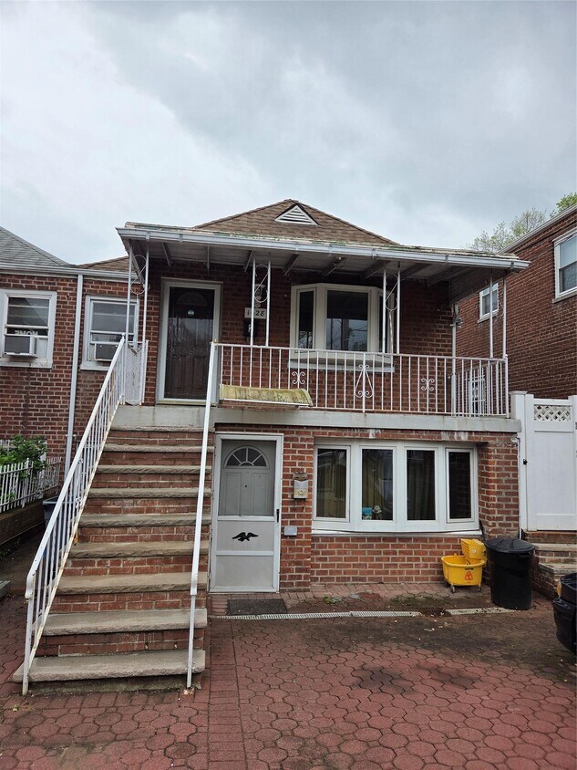Primary Photo - 1628 Allerton Ave
