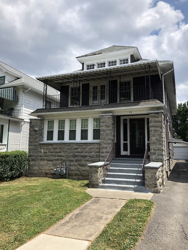 Building Photo - 49 Crestwood Ave