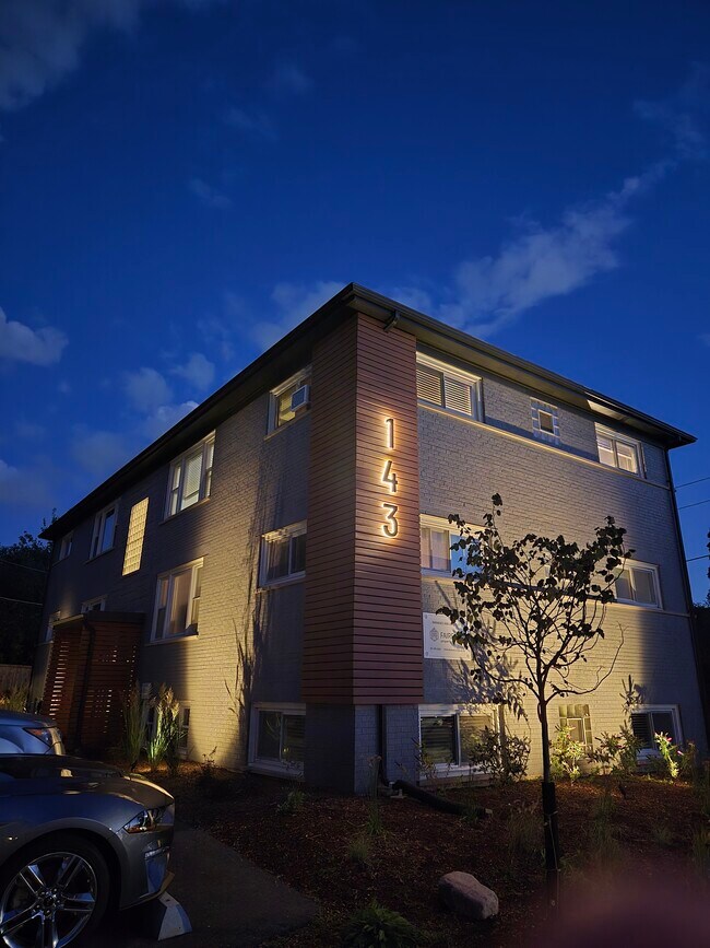 143 Ann Elevación orientada al norte - 143 Ann St