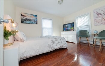 Building Photo - 312 Hall Ave