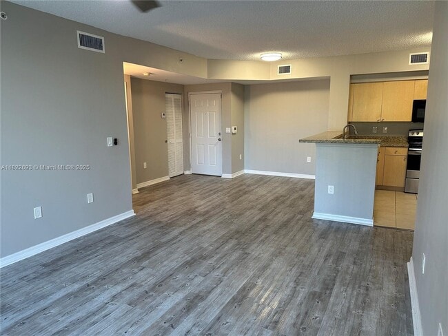 Building Photo - 2320 E Preserve Way