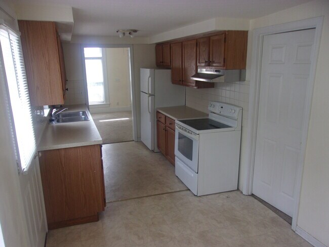 Cocina - 908 Mechanic St