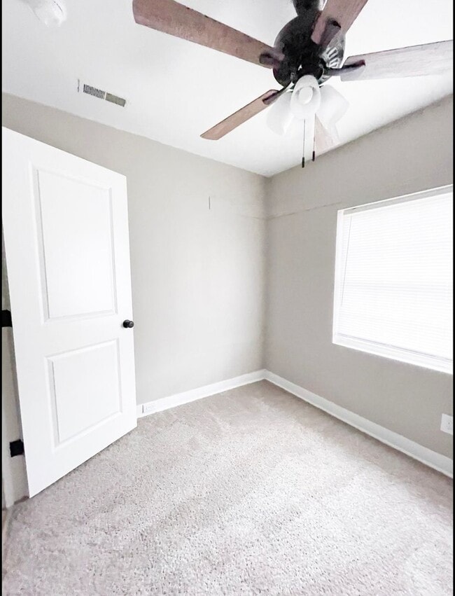 Building Photo - Updated 3 bedroom, 1 bathroom home close to Downtown Columbia