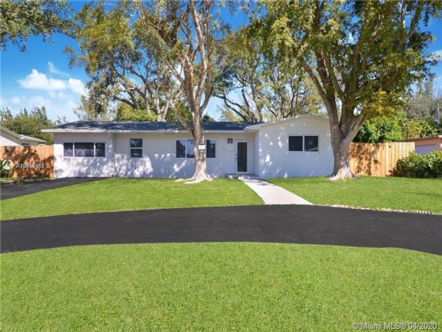Foto principal - 2321 NE 174th St