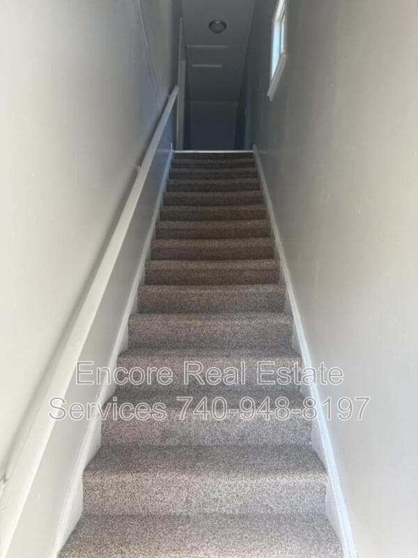 Foto del edificio - 144 1/2 S 3rd St