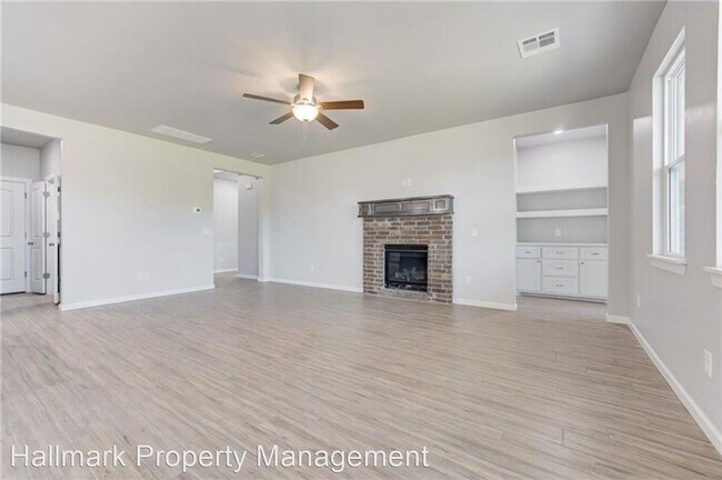 Building Photo - 4 br, 2.5 bath House - 11021 NW 20th Street