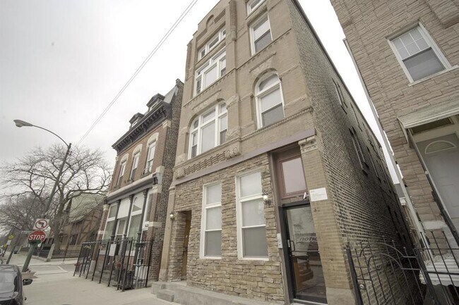 Building Photo - 1404 N Noble St